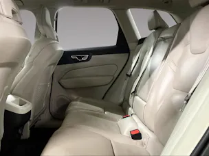 VOLVO XC60 2.0 B5 MH Plus Dark AWD