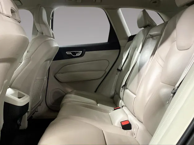 VOLVO XC60 2.0 B5 MH Plus Dark AWD