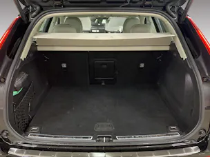 VOLVO XC60 2.0 B5 MH Plus Dark AWD