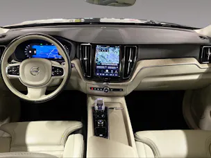 VOLVO XC60 2.0 B5 MH Plus Dark AWD