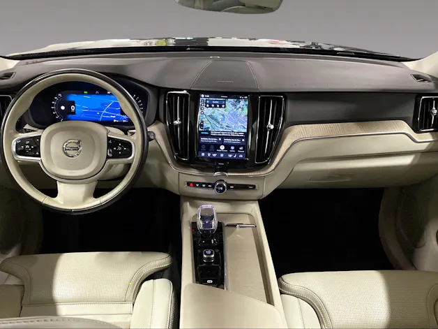 VOLVO XC60 2.0 B5 MH Plus Dark AWD