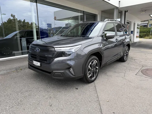 Subaru Forester Station 2.0i e-Boxer Swiss Plus