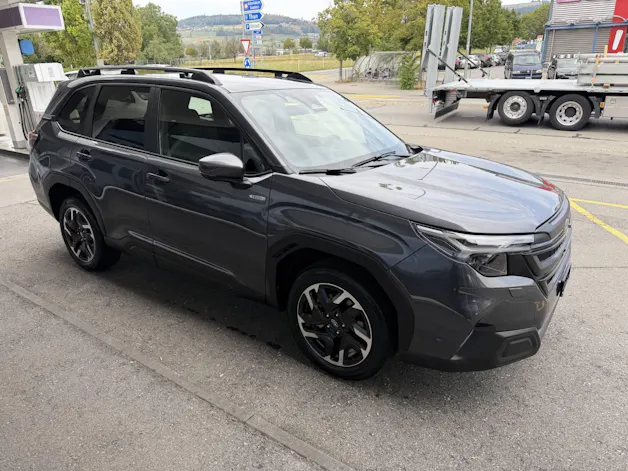 Subaru Forester Station 2.0i e-Boxer Swiss Plus