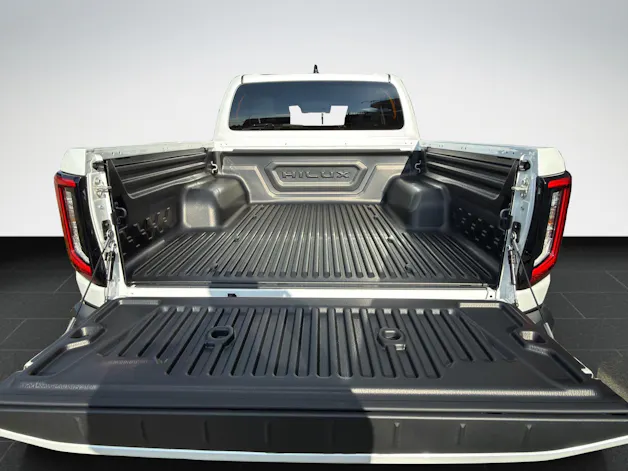 Toyota Hilux Double Cab.-Pick-up 2.8 D-4D MHEV 204 Style