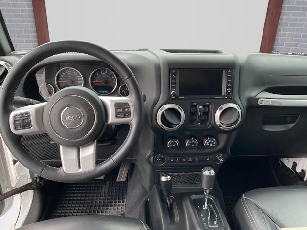 JEEP Wrangler 3.6 V6 JK Edition Unlimited / Höher / Breiter / 8-fach bereift