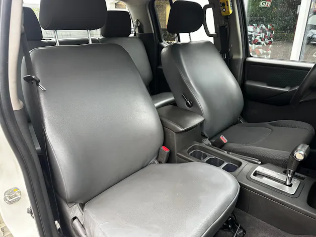NISSAN Navara 2.5 dCi Double Cab SE