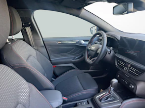 https://vehicle.imgix.net/4443427/f0f6af43-4477-4df0-b290-78d9f3f781ce.jpg