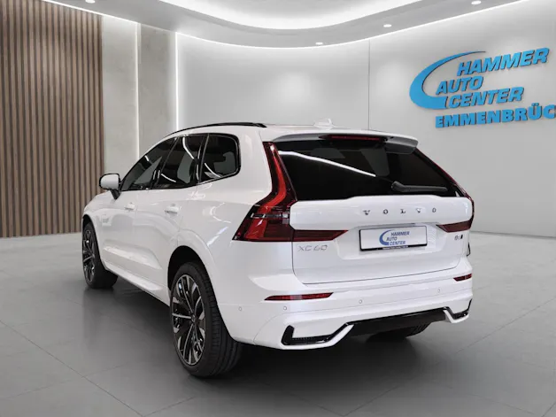 VOLVO XC60 2.0 B5 MH Ultra Dark AWD