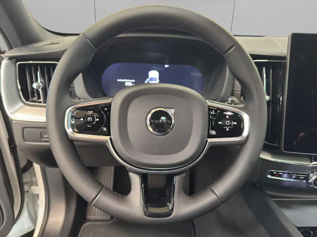 VOLVO XC60 2.0 B5 MH Ultra Dark AWD