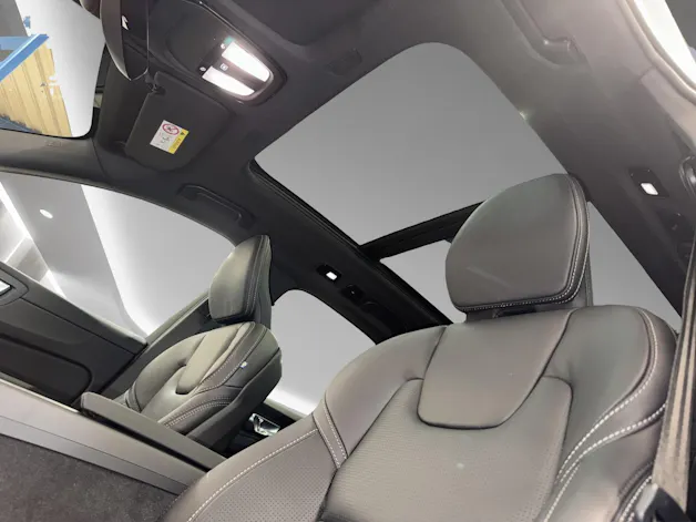 VOLVO XC60 2.0 B5 MH Ultra Dark AWD