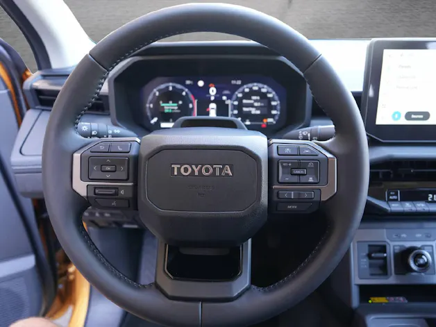 Toyota Hilux Double Cab.-Pick-up 2.8 D-4D MHEV 204 Invincible