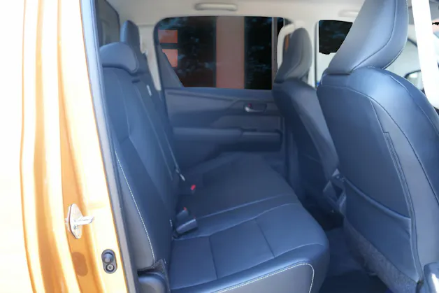 Toyota Hilux Double Cab.-Pick-up 2.8 D-4D MHEV 204 Invincible
