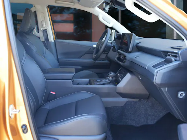 Toyota Hilux Double Cab.-Pick-up 2.8 D-4D MHEV 204 Invincible