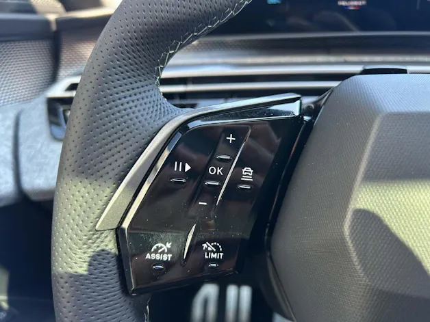 PEUGEOT 5008 e-GT Exclusive AWD