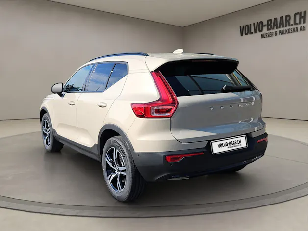 VOLVO XC40 2.0 B3 MH Plus Dark