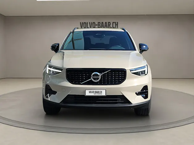 VOLVO XC40 2.0 B3 MH Plus Dark