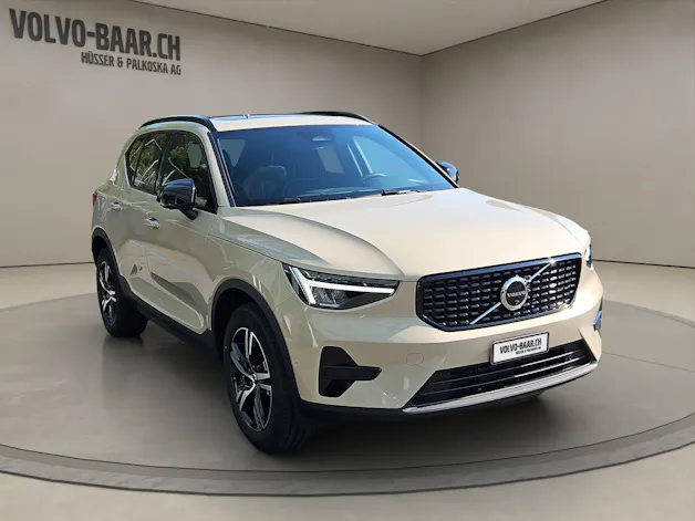 VOLVO XC40 2.0 B3 MH Plus Dark