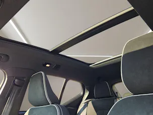 VOLVO XC40 2.0 B3 MH Plus Dark