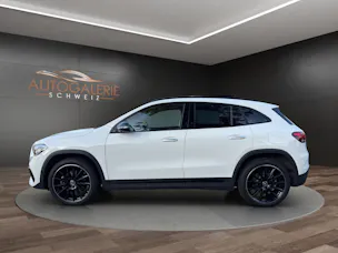 MERCEDES-BENZ GLA 250e AMG Line 8G-DCT | CH | MSI+ Garantie 01/2027 | Gratis Service | WIE NEU | Pano | AHK |