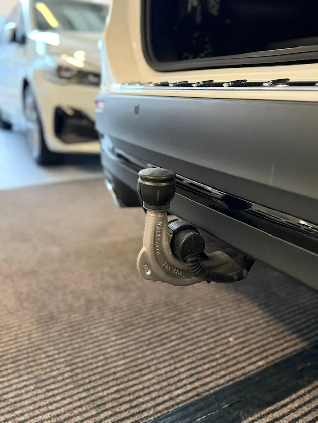 MERCEDES-BENZ GLA 250e AMG Line 8G-DCT | CH | MSI+ Garantie 01/2027 | Gratis Service | WIE NEU | Pano | AHK |