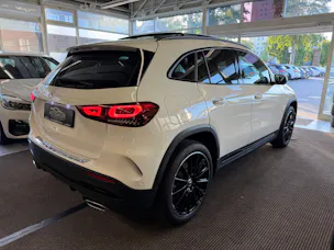 MERCEDES-BENZ GLA 250e AMG Line 8G-DCT | CH | MSI+ Garantie 01/2027 | Gratis Service | WIE NEU | Pano | AHK |