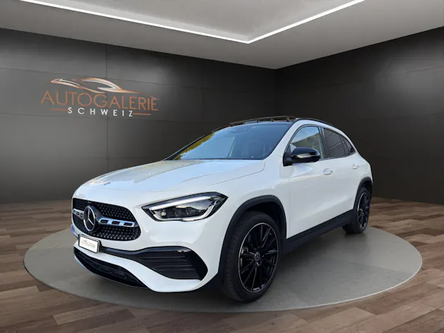 MERCEDES-BENZ GLA 250e AMG Line 8G-DCT | CH | MSI+ Garantie 01/2027 | Gratis Service | WIE NEU | Pano | AHK |