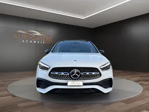 MERCEDES-BENZ GLA 250e AMG Line 8G-DCT | CH | MSI+ Garantie 01/2027 | Gratis Service | WIE NEU | Pano | AHK |