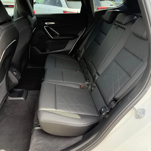BMW X1 xDrive 20d 48V M Sport *PANORAMA-DACH / ANHÄNGERKUPPLUNG / CH-FAHRZEUG*