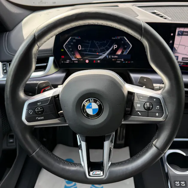 BMW X1 xDrive 20d 48V M Sport *PANORAMA-DACH / ANHÄNGERKUPPLUNG / CH-FAHRZEUG*