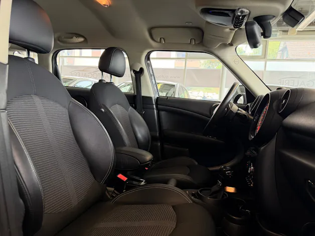 MINI Countryman Cooper SD ALL4 Steptronic Snowhill | CH Fahrzeug | Chili | Wired | Xenon | NAVI |