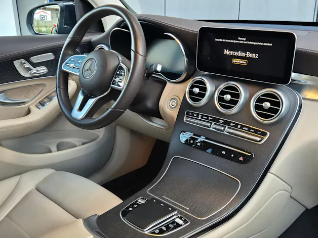MERCEDES-BENZ GLC 300 e 4Matic 9G-Tronic