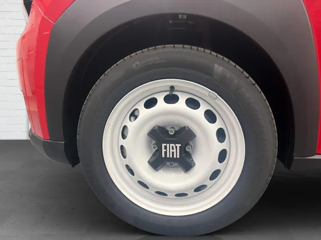 FIAT Grande Panda Red BEV