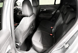 https://vehicle.imgix.net/4444064/a5c693e8-e9ef-4354-874f-23f56c6f99ba.jpg