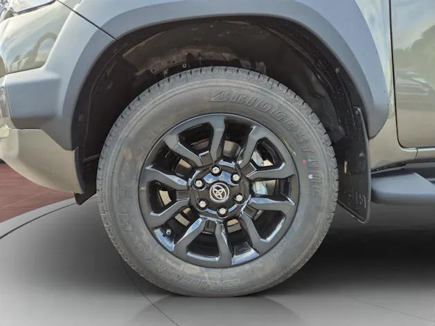 Toyota Hilux Double Cab.-Pick-up 2.8 D-4D MHEV 204 Invincible