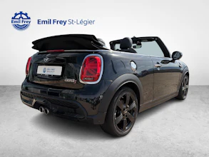 https://vehicle.imgix.net/4444112/0a978930-7605-4863-a085-cf0bc8df9530.jpg