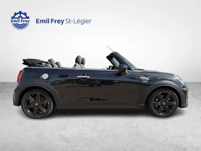 https://vehicle.imgix.net/4444112/c089cb26-679e-4471-83e5-f669254d99e0.jpg