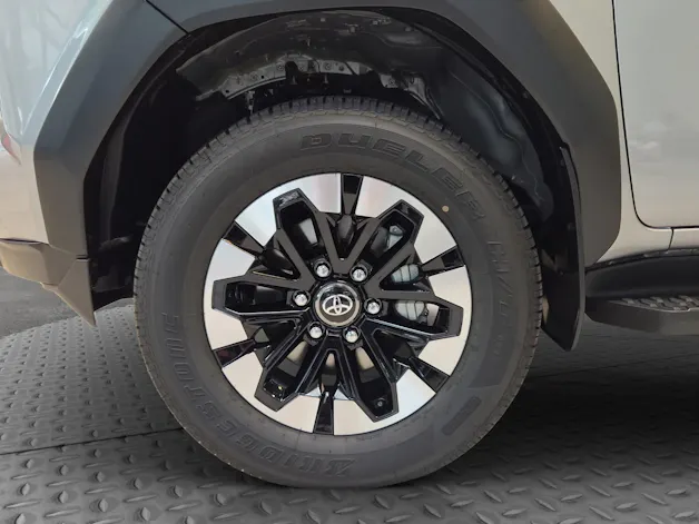 Toyota Hilux Double Cab.-Pick-up 2.8 D-4D MHEV 204 Style