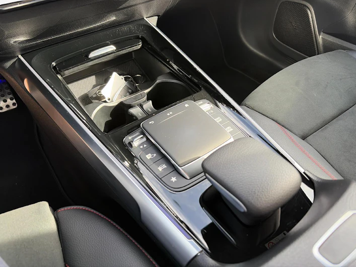 image du véhicule MERCEDES-BENZ GLB 250