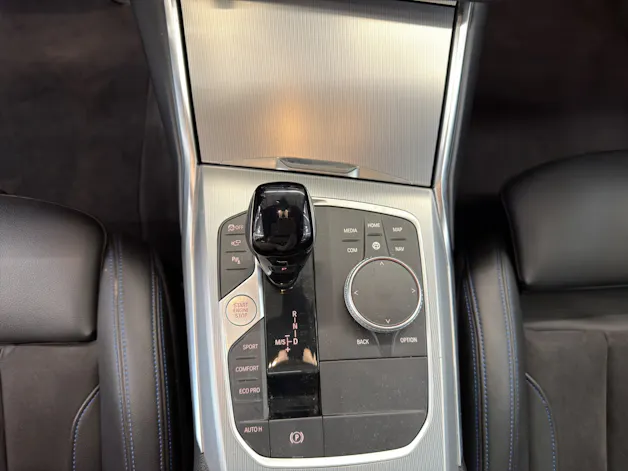 BMW 320d xDrive Touring M AERODYNAMIKPAKET