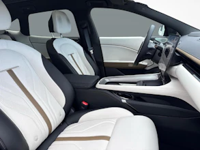 https://vehicle.imgix.net/4444153/5087d28d-076d-45c4-8fa1-99c020c6a078.jpg