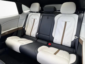 https://vehicle.imgix.net/4444153/6769eebe-ec16-4286-9a18-38bf36db7915.jpg