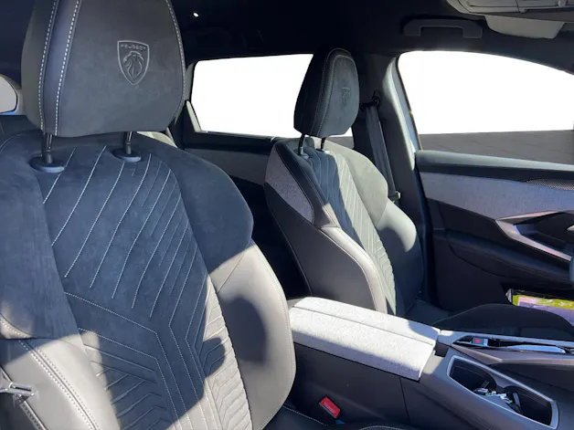 PEUGEOT 5008 1.6 PHEV 225 GT Exclusive