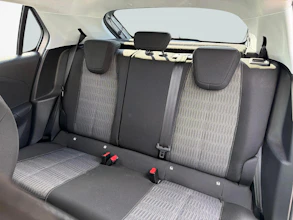https://vehicle.imgix.net/4444241/dbf9c6ae-be8f-484b-8b40-dc71968d0a53.jpg