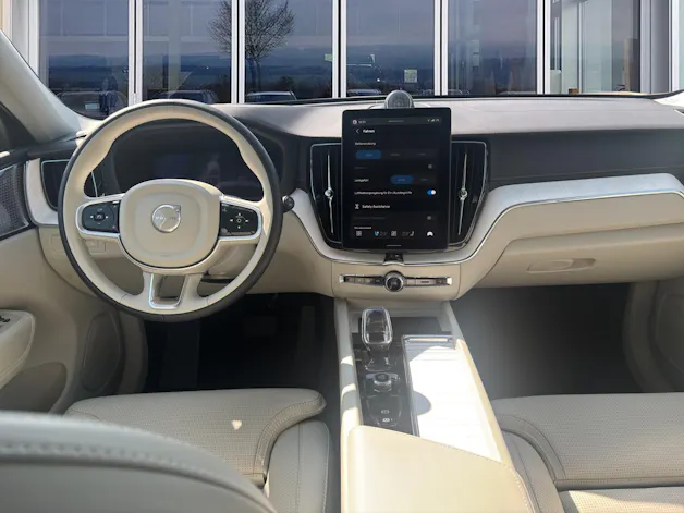 VOLVO XC60 2.0 T8 TE Ultra Dark eAWD