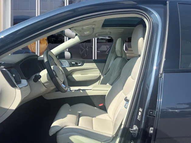 VOLVO XC60 2.0 T8 TE Ultra Dark eAWD