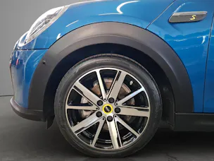 MINI F56 Cooper SE