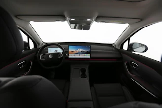 https://vehicle.imgix.net/4444374/0579796a-59a1-43a8-ac17-b3160ec29c41.jpg