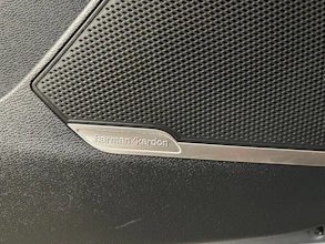 https://vehicle.imgix.net/4444486/0a34c26e-0c38-4023-956d-c931abbaf462.jpg