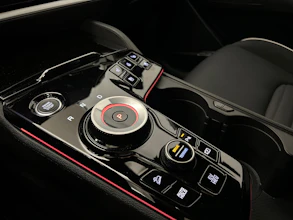 https://vehicle.imgix.net/4444486/3789039f-6084-46f3-a850-fc56fc834813.jpg