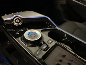 https://vehicle.imgix.net/4444509/afb948f6-35ce-4b17-a6f5-7742e204c4d3.jpg